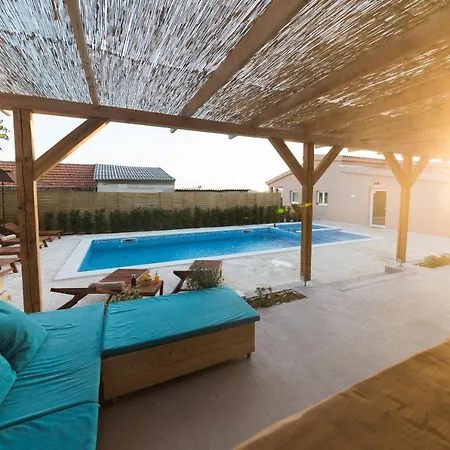 Adriart Villa Stankovci (Zadar)